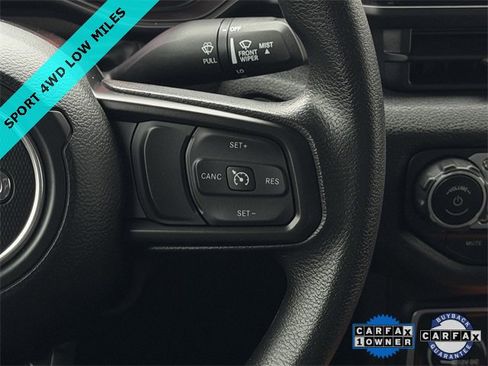 Used 2025 Jeep Gladiator Sport image 15