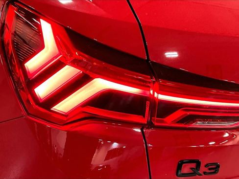 Used 2023 Audi Q3 2.0T Premium image 29