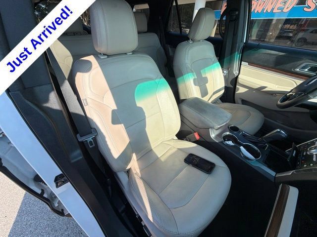 Used 2018 Ford Explorer Limited w/ Equipment Group 301A FWD image 23