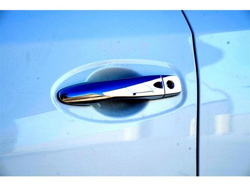 Used 2020 Nissan Rogue SV image 12