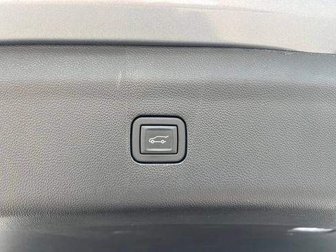 Used 2024 Buick Enclave Avenir w/ Avenir Technology Package AWD/4WD image 17