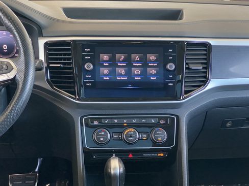 Certified 2023 Volkswagen Atlas SEL R-Line AWD/4WD image 34