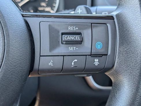 Used 2023 Nissan Rogue SV image 26