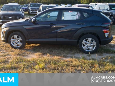 Certified 2026 Hyundai Kona SE image 9