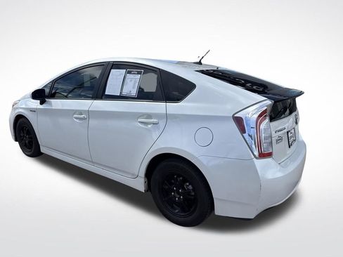 Used 2015 Toyota Prius Three image 3