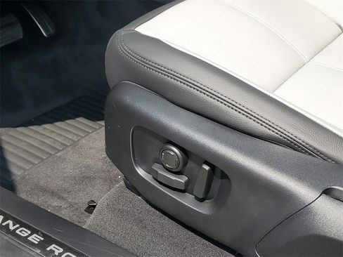 New 2026 Land Rover Range Rover Velar Dynamic SE image 10