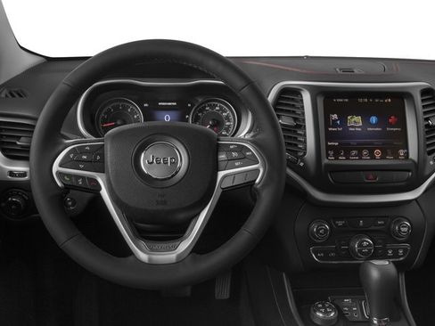 Used 2016 Jeep Cherokee Trailhawk w/ Comfort/Convenience Group AWD/4WD image 9