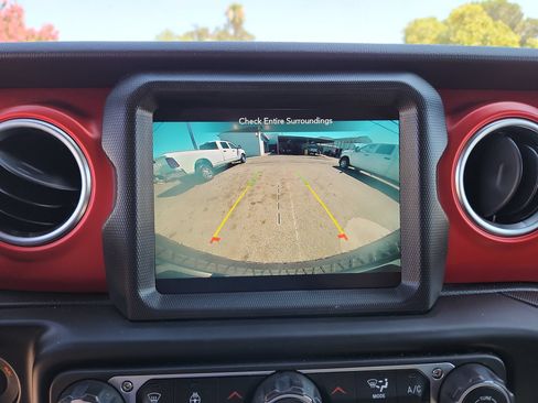 Used 2021 Jeep Wrangler Unlimited Rubicon AWD/4WD image 23