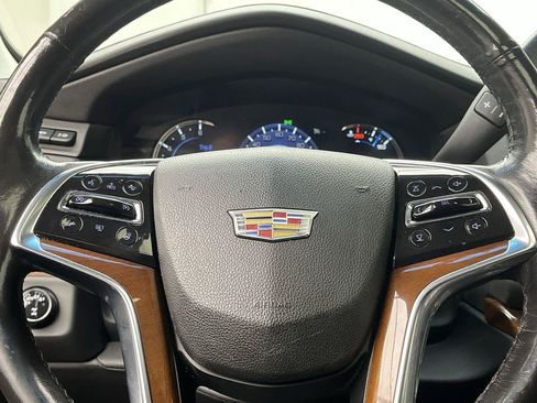 Used 2019 Cadillac Escalade Luxury AWD/4WD image 16