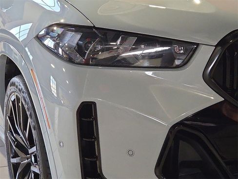 Used 2024 BMW X6 M60i w/ Dynamic Handling Package image 8