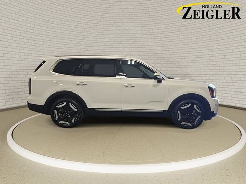 Certified 2023 Kia Telluride EX FWD image 4