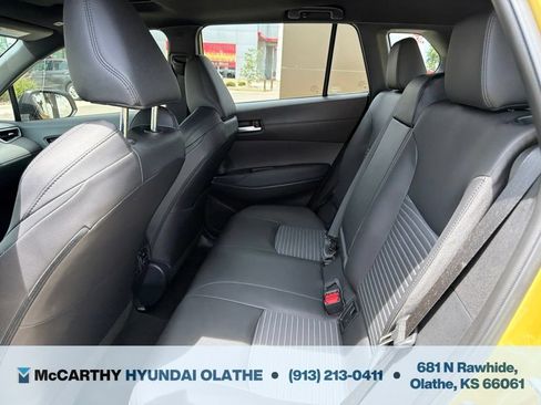 Used 2023 Toyota Corolla Cross AWD Hybrid w/ Convenience Package image 5