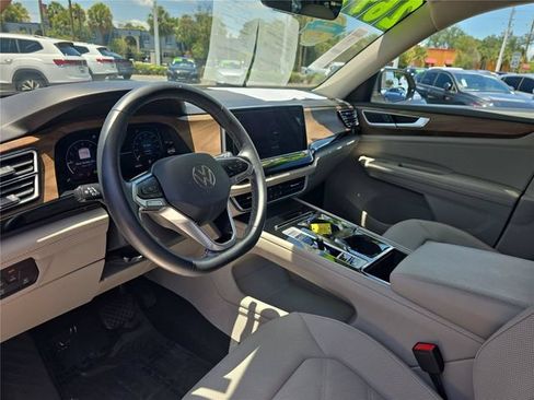 Used 2024 Volkswagen Atlas SE FWD image 18