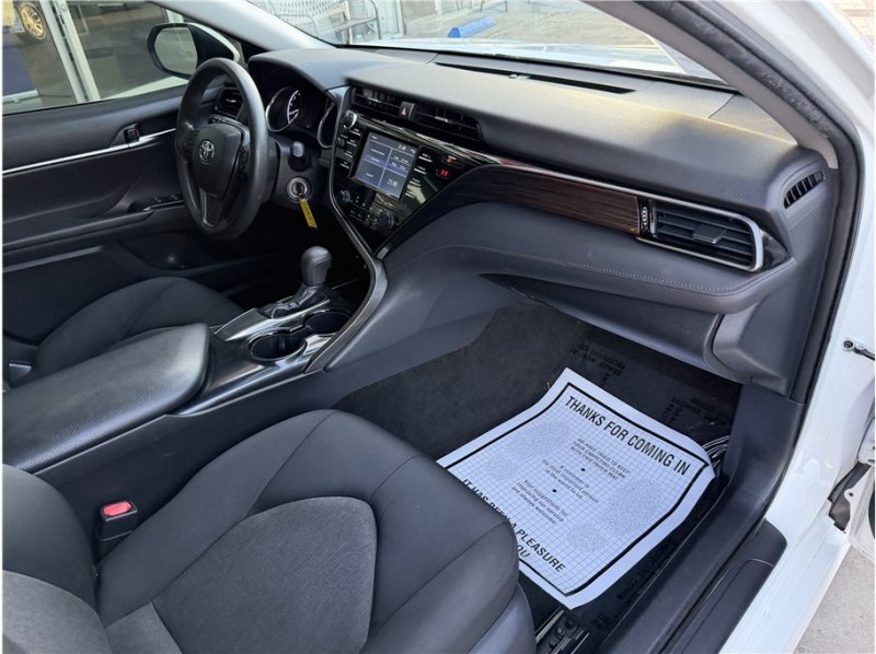 Used 2019 Toyota Camry LE FWD image 28