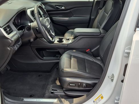 Certified 2023 GMC Acadia SLT w/ Technology Package FWD image 18