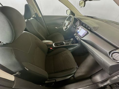 Used 2023 Nissan Kicks SV FWD image 28