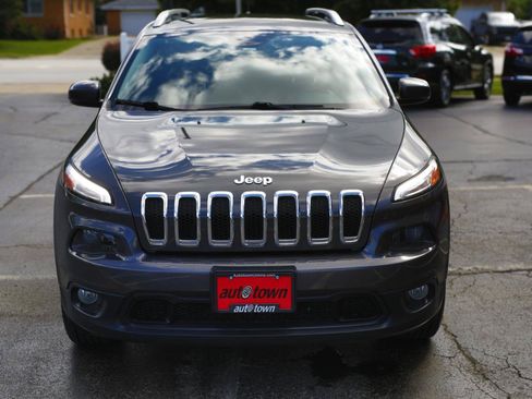 Used 2016 Jeep Cherokee Latitude w/ Safety/Convenience Group AWD/4WD image 2