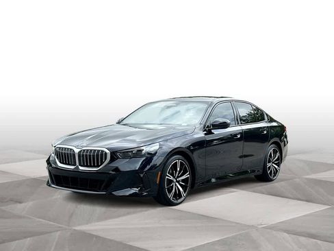 Used 2026 BMW 530i w/ M Sport Package RWD image 4
