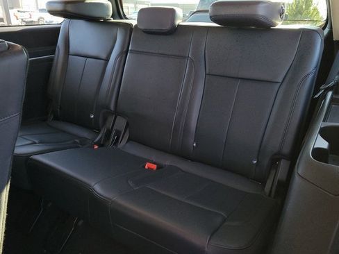 Certified 2024 Ford Expedition XLT image 9