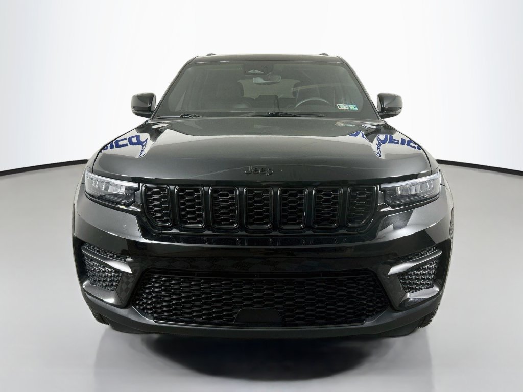 Used 2024 Jeep Grand Cherokee Altitude AWD/4WD image 2