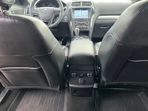Certified 2019 Ford Explorer XLT w/ Equipment Group 202A AWD/4WD image 16