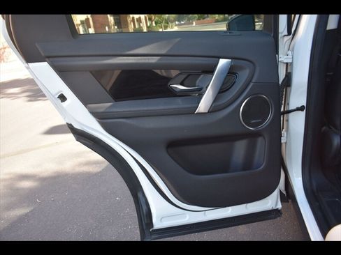 Used 2020 Land Rover Discovery Sport SE AWD/4WD image 21