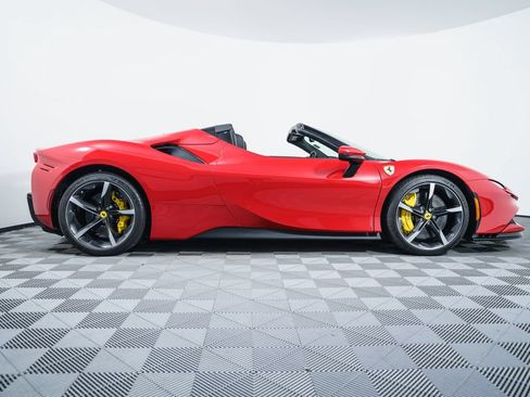 Used 2024 Ferrari SF90 Spider AWD/4WD image 8