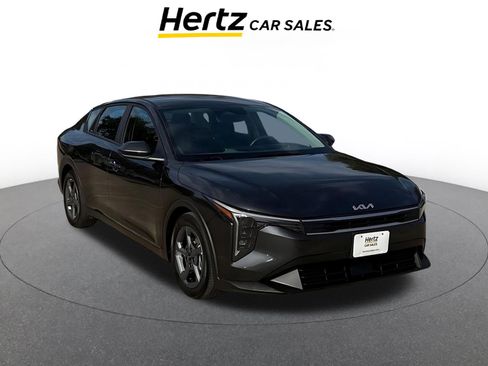 Used 2025 Kia K4 LXS image 1