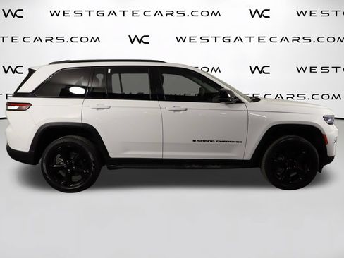 Used 2023 Jeep Grand Cherokee Limited w/ Black Appearance Package RWD image 46
