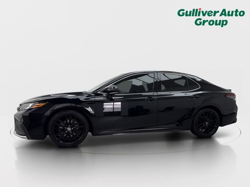 Used 2021 Toyota Camry XSE FWD image 2