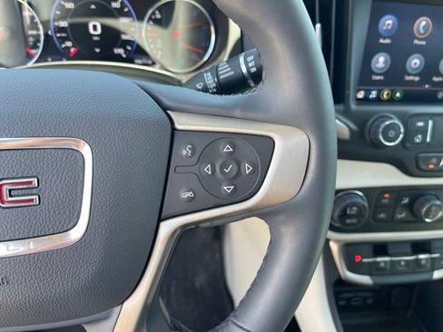 Used 2024 GMC Terrain Denali w/ Denali Premium Package AWD/4WD image 17