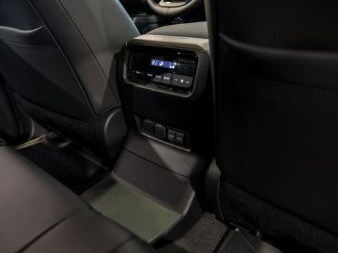 Used 2025 Toyota Land Cruiser image 72