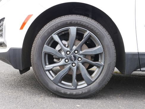 Used 2023 Chevrolet Equinox RS AWD/4WD image 11