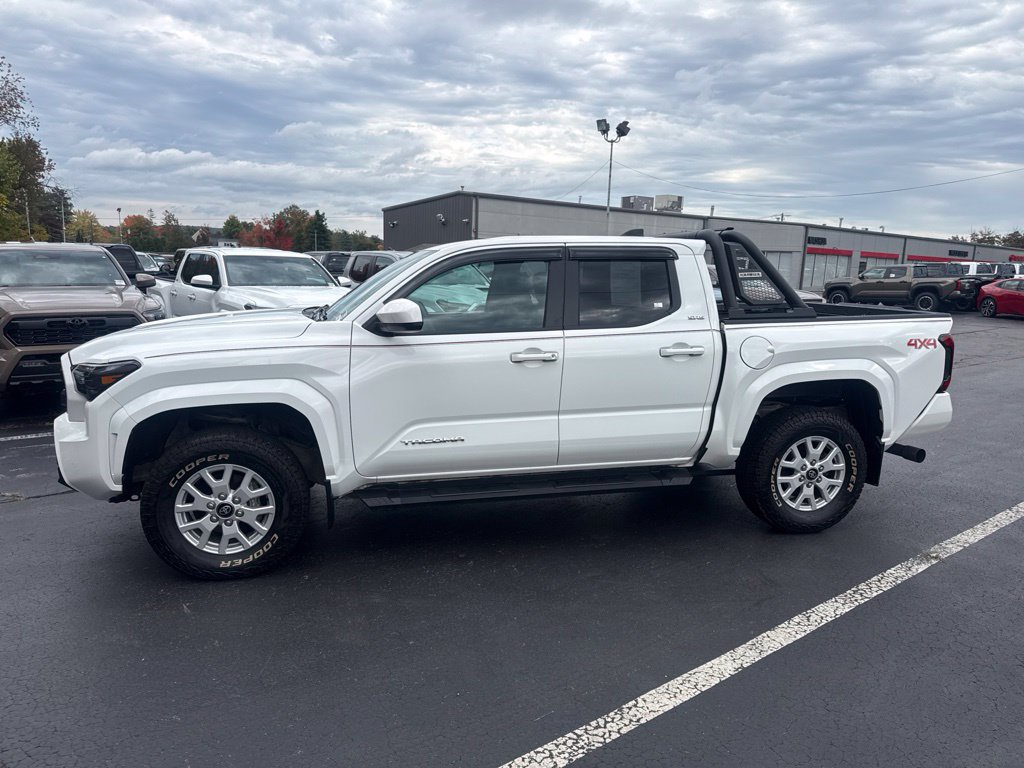 Certified 2024 Toyota Tacoma SR5 AWD/4WD image 3