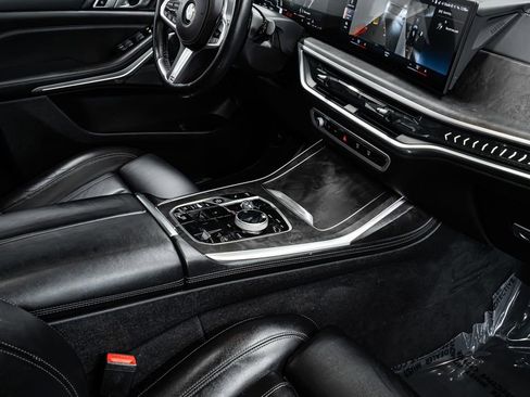 Used 2023 BMW X7 xDrive40i w/ M Sport Package image 30