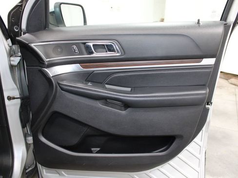 Used 2019 Ford Explorer Limited w/ Class III Trailer Tow Package image 36