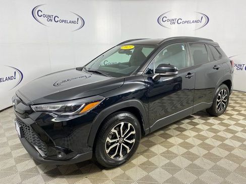 Used 2023 Toyota Corolla Cross S image 3