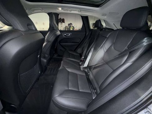 Used 2023 Volvo XC60 B5 Plus w/ Climate Package AWD/4WD image 18