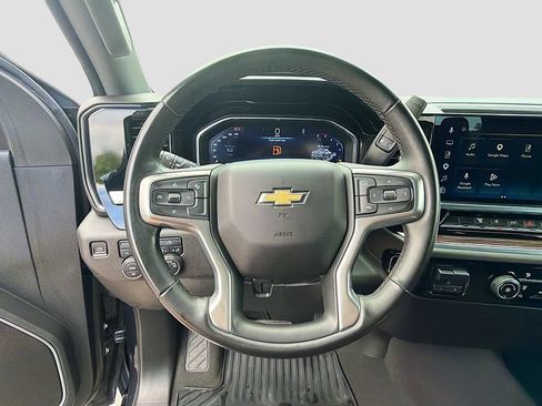 Used 2024 Chevrolet Silverado 2500 LT AWD/4WD image 35