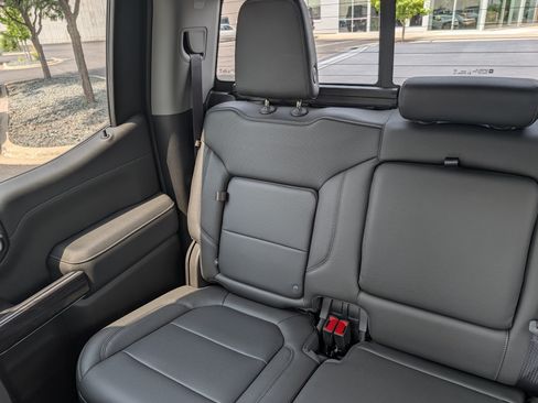 Used 2019 Chevrolet Silverado 1500 LTZ w/ LTZ Premium Package AWD/4WD image 12