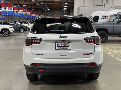 Certified 2023 Jeep Compass Trailhawk AWD/4WD image 4