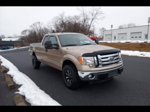Used 2011 Ford F150 XLT w/ XLT Convenience Pkg image 2