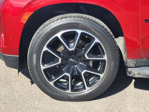 Used 2022 Chevrolet Suburban RST w/ Luxury Package image 10