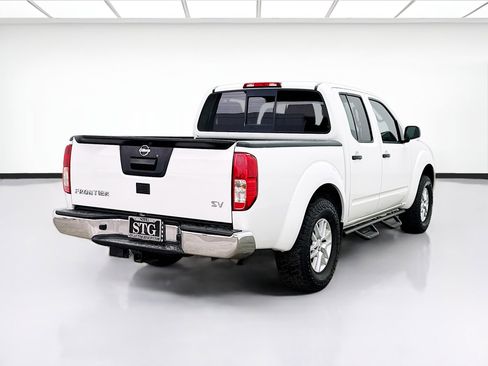 Used 2018 Nissan Frontier SV image 4