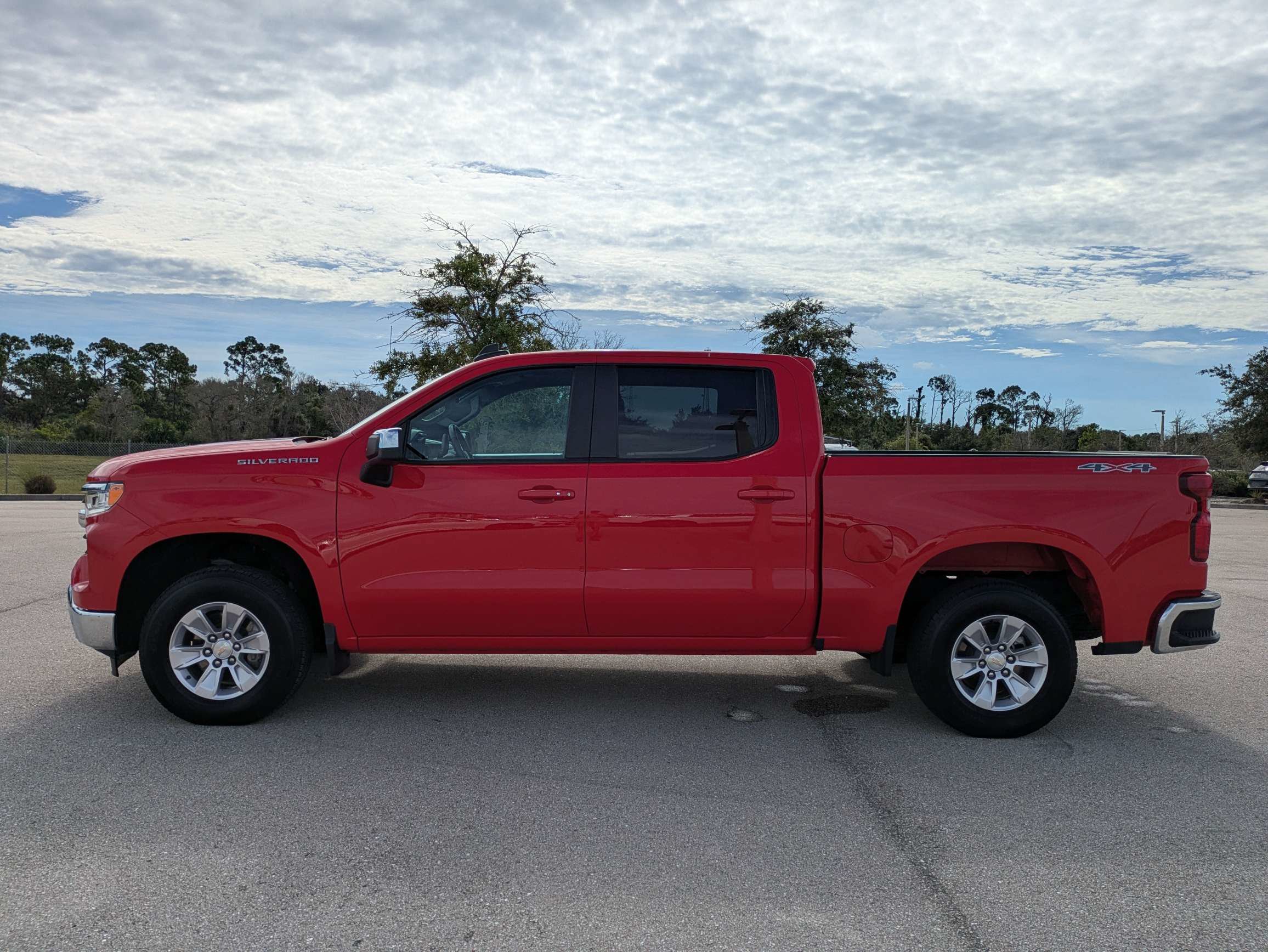 Used 2026 Chevrolet Silverado 1500 LT AWD/4WD image 7