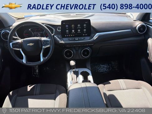 Certified 2025 Chevrolet Blazer LT FWD image 12