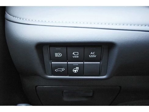 Used 2025 Toyota Highlander Platinum AWD/4WD image 20