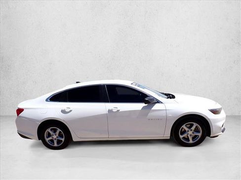 Used 2018 Chevrolet Malibu LS w/ LPO, Convenience Package 2 FWD image 5
