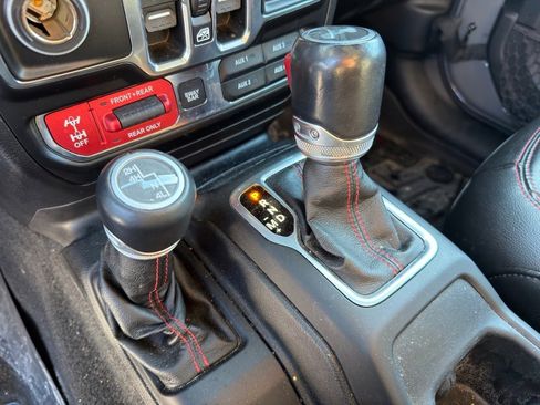 Used 2020 Jeep Wrangler Unlimited Rubicon image 31