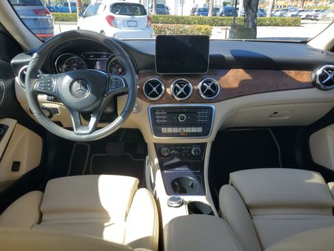 Used 2019 Mercedes-Benz GLA 250 image 13